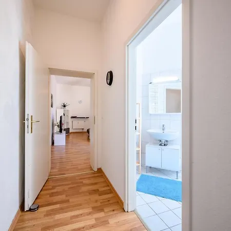 Apartment Helle Mit Balkon In Gruenen Innenhof - W-lan, 4 Schlafplaetze