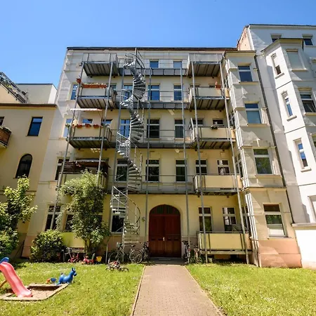Helle Mit Balkon In Gruenen Innenhof - W-lan, 4 Schlafplaetze *