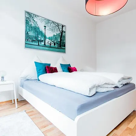 Helle Mit Balkon In Gruenen Innenhof - W-lan, 4 Schlafplaetze Apartment