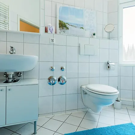 Apartment Helle Mit Balkon In Gruenen Innenhof - W-lan, 4 Schlafplaetze Magdeburg