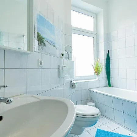Helle Mit Balkon In Gruenen Innenhof - W-lan, 4 Schlafplaetze