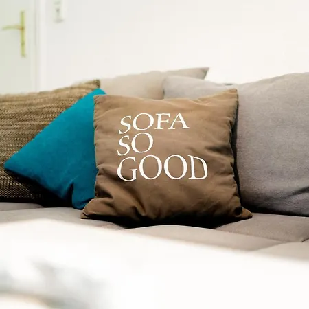 Helle Mit Balkon In Gruenen Innenhof - W-lan, 4 Schlafplaetze アパート マクデブルク