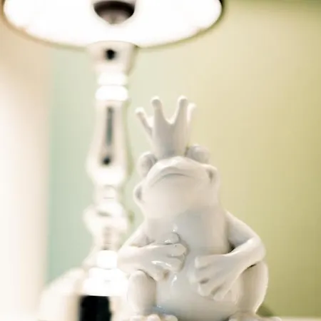 Helle Mit Balkon In Gruenen Innenhof - W-lan, 4 Schlafplaetze アパート マクデブルク