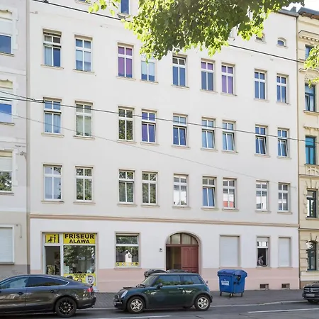 Helle Mit Balkon In Gruenen Innenhof - W-lan, 4 Schlafplaetze アパート