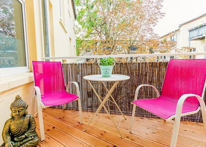 Helle Mit Balkon In Gruenen Innenhof - W-lan, 4 Schlafplaetze *