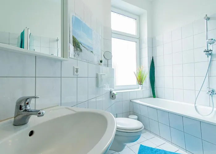 Helle Mit Balkon In Gruenen Innenhof - W-lan, 4 Schlafplaetze