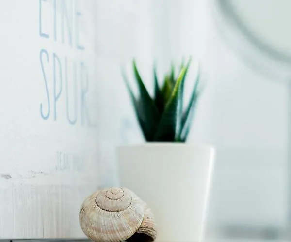 Lägenhet Helle Mit Balkon In Gruenen Innenhof - W-lan, 4 Schlafplaetze Magdeburg